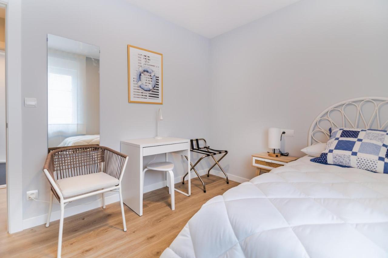 Villa Marta - Apartamentos Centricos Junto Al Mar Castro Urdiales Kültér fotó